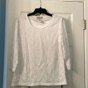 White crocheted 3/4 length sleeve top